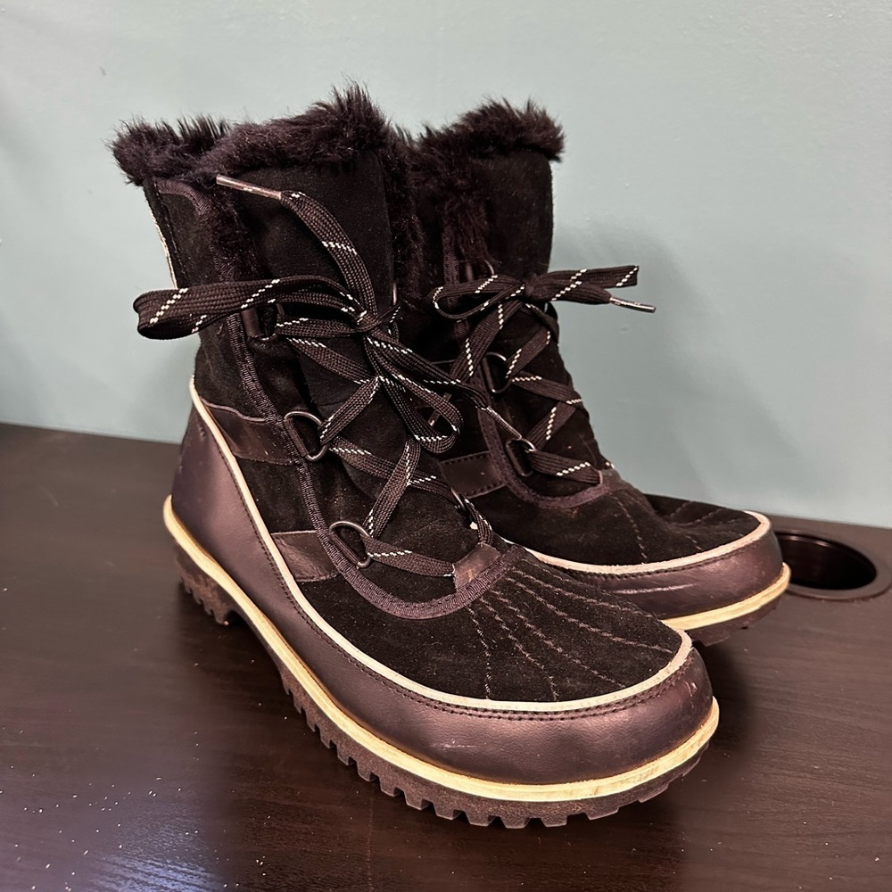 Sorel Snow Boots - 10